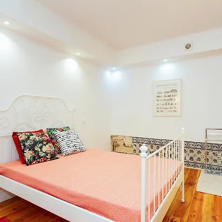 Alfama First Floor Lisbona
